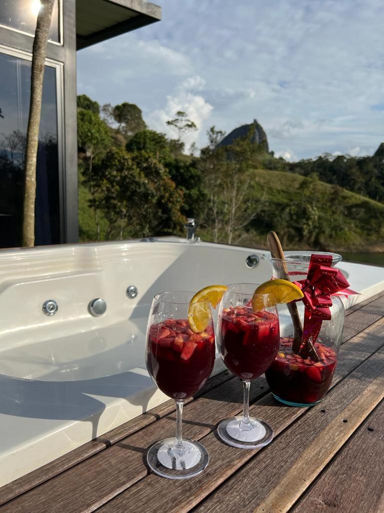 Cabana Privada Sin Prisa "Not Rush" Preciosa! Con Jacuzzi, Vista Y Acceso Directo Al Embalse, Vista A La Piedra , Deporte Acuatico Paddle Board And Breakfast Incluidos ! Imperdible Guatapé 外观 照片