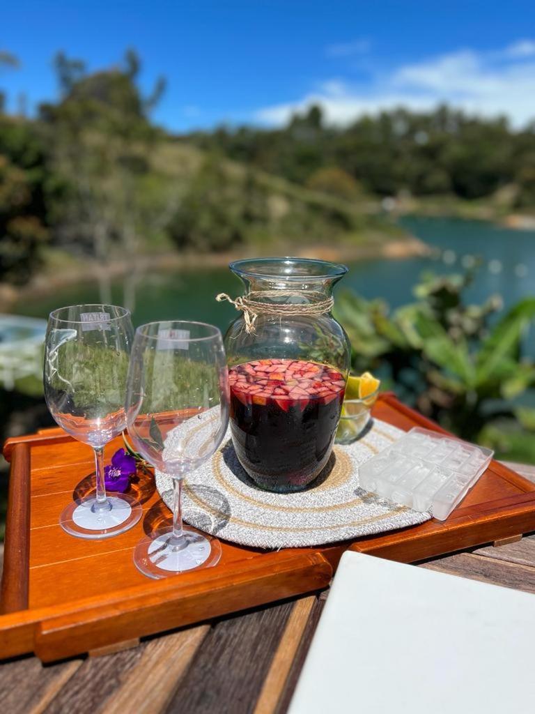 Cabana Privada Sin Prisa "Not Rush" Preciosa! Con Jacuzzi, Vista Y Acceso Directo Al Embalse, Vista A La Piedra , Deporte Acuatico Paddle Board And Breakfast Incluidos ! Imperdible Guatapé 外观 照片